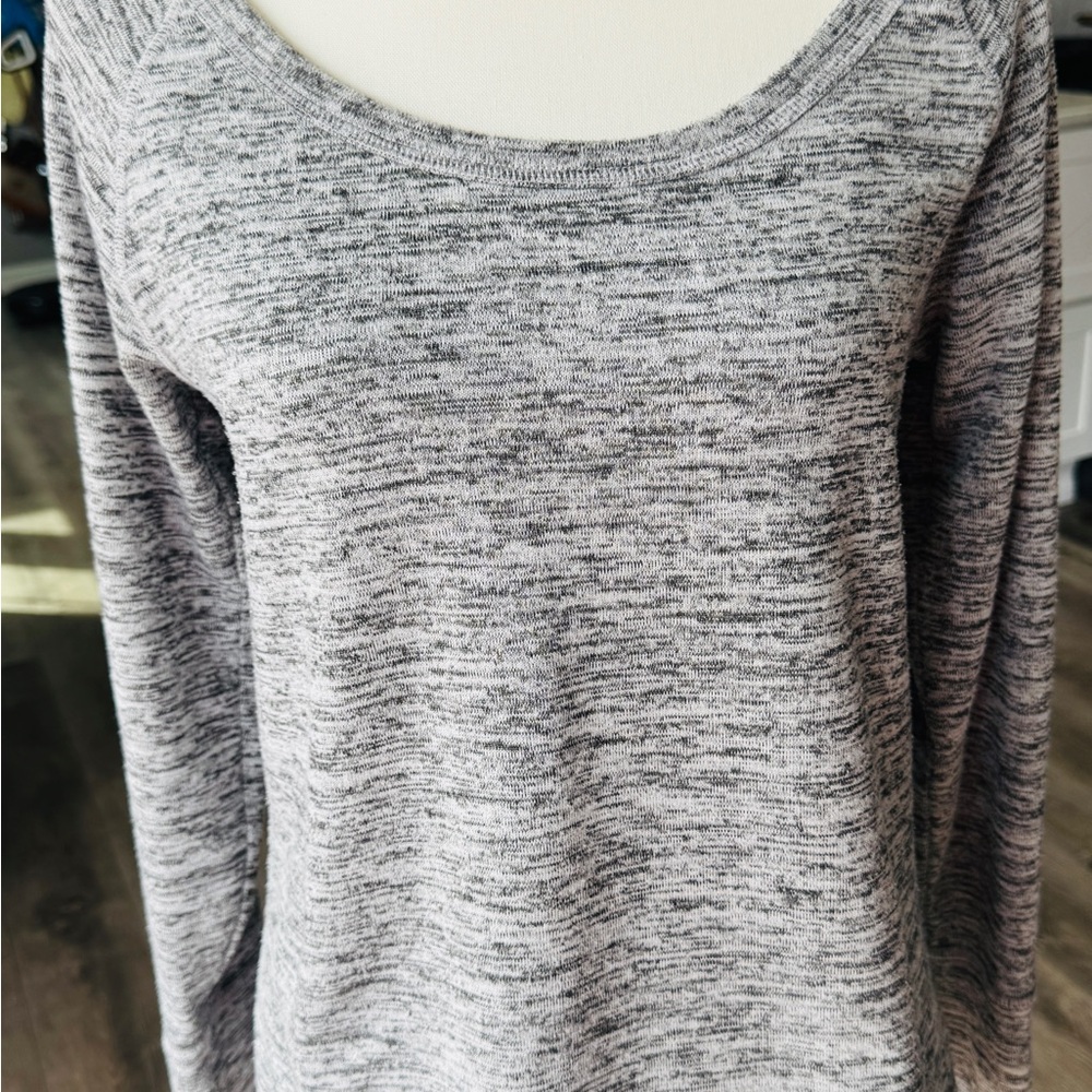 Athleta Gray Heather Long Sleeve Top